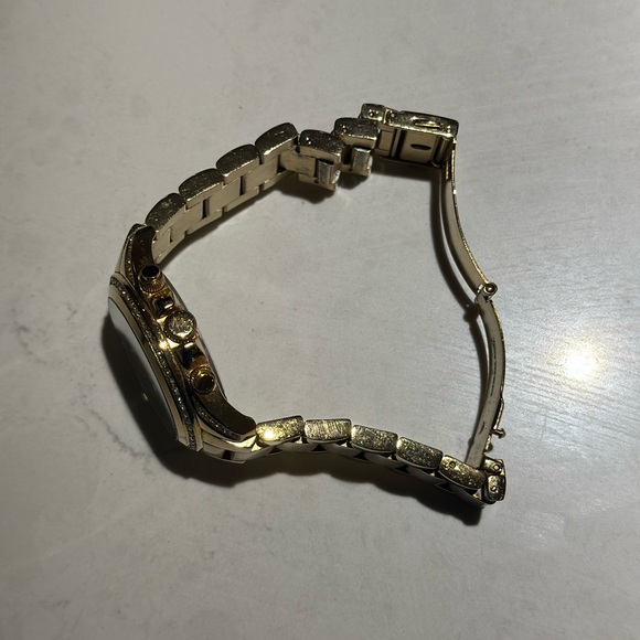 Michael Kors 5166 Gold Tone Watch - Picture 3 of 4